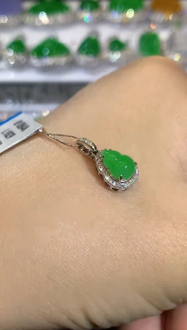 吊坠(不含链)18K金镶嵌翡翠L多样性发其一