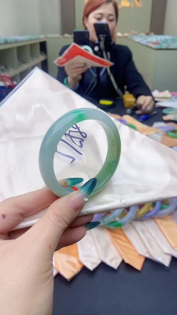 【闪购商品】翡翠手镯未镶嵌0498304577