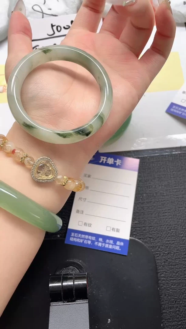 未镶嵌手镯石英质玉16-51