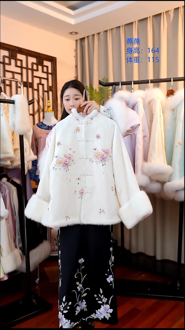 刺绣白色桑蚕丝冬款上衣