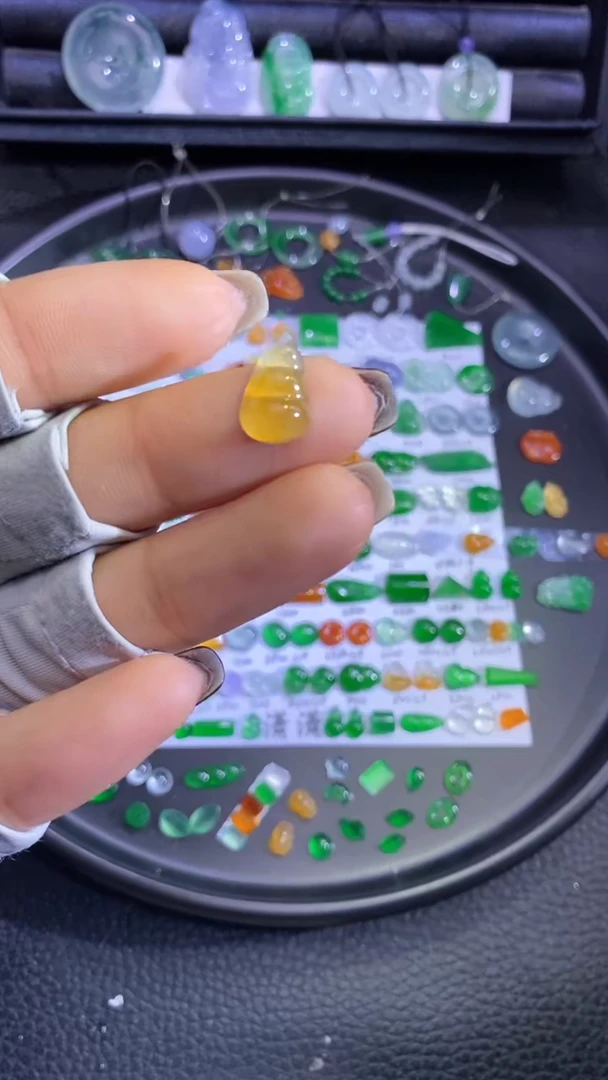 未镶嵌挂件翡翠豆子