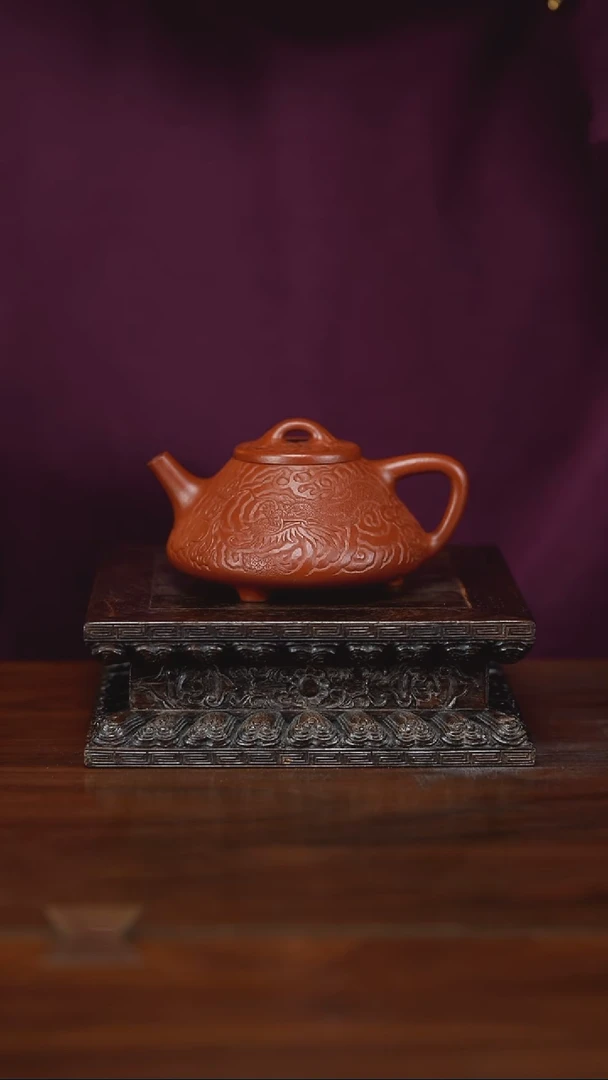 茶壶紫砂满浮雕 云龙麒麟 朱泥子冶 140CC