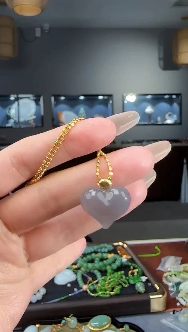 和田玉18K金镶嵌颈饰不含链