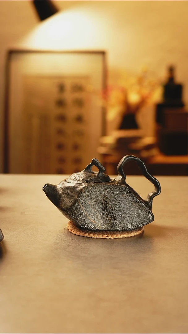 诗**方冰碛岩手作茶壶-苍然