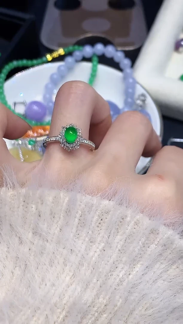 18K金镶嵌戒指翡翠WZJ