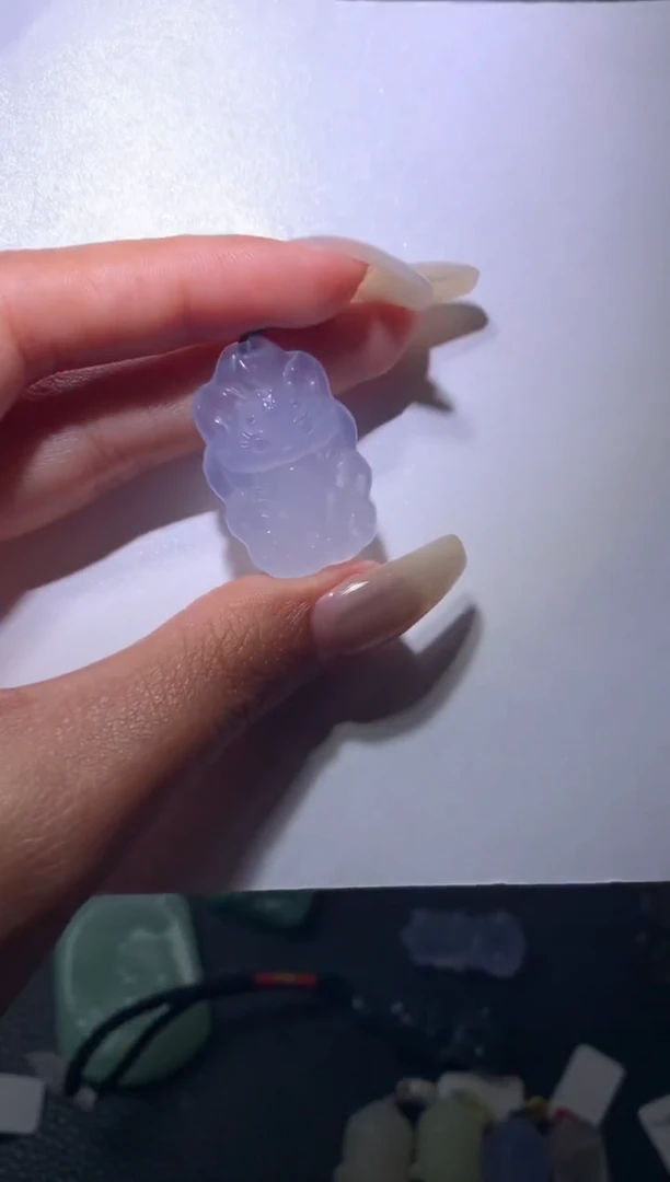 未镶嵌颈饰玛瑙/玉髓九尾狐