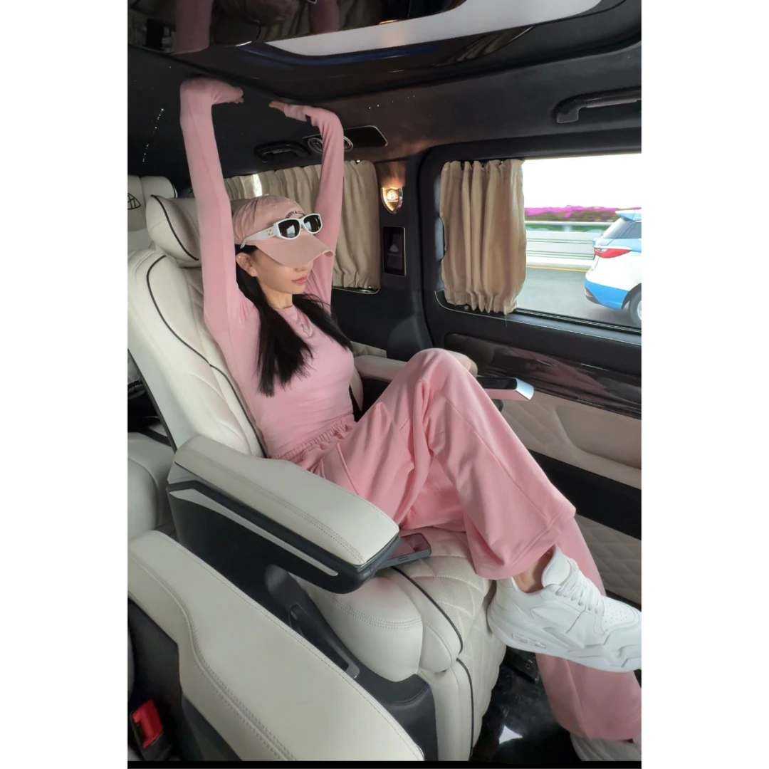 lele 早春新品 纯色长袖T恤打底 2401053TX