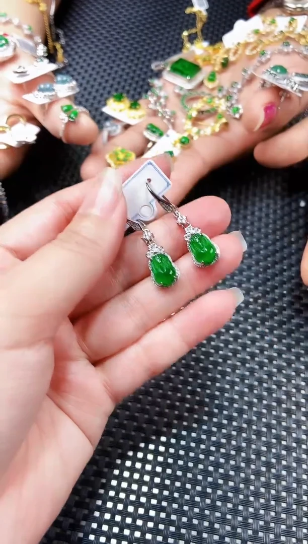 【闪购商品】翡翠耳饰未镶嵌11111111
