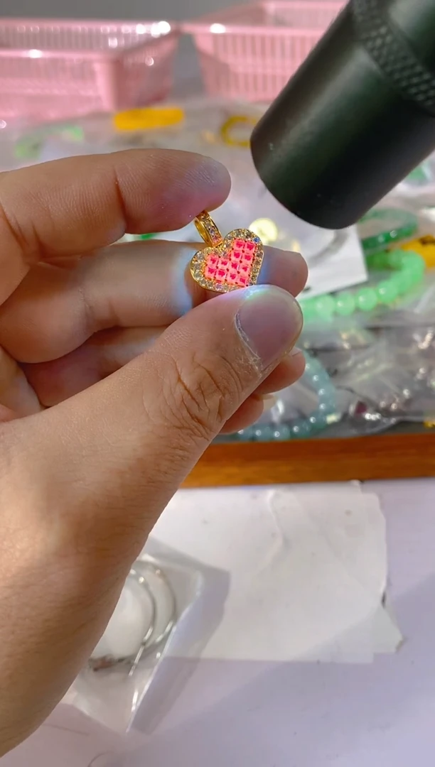 【闪购商品】水晶颈饰银S925镶嵌85红宝，蓝宝，多样性发一件赠链
