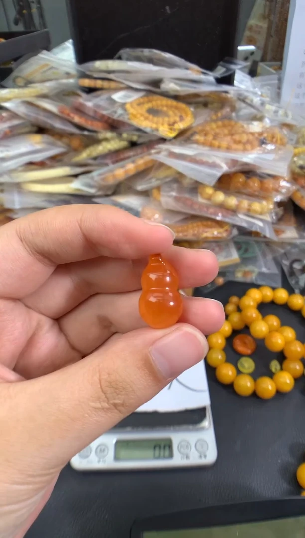 蜜蜡未镶嵌珠宝奇石1