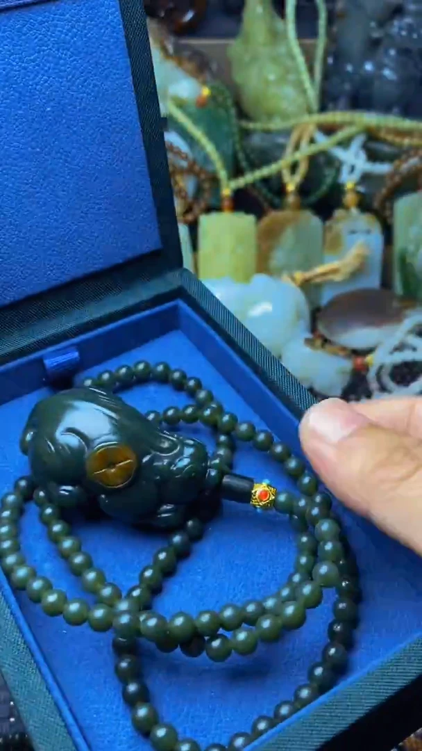 未镶嵌和田玉挂件1