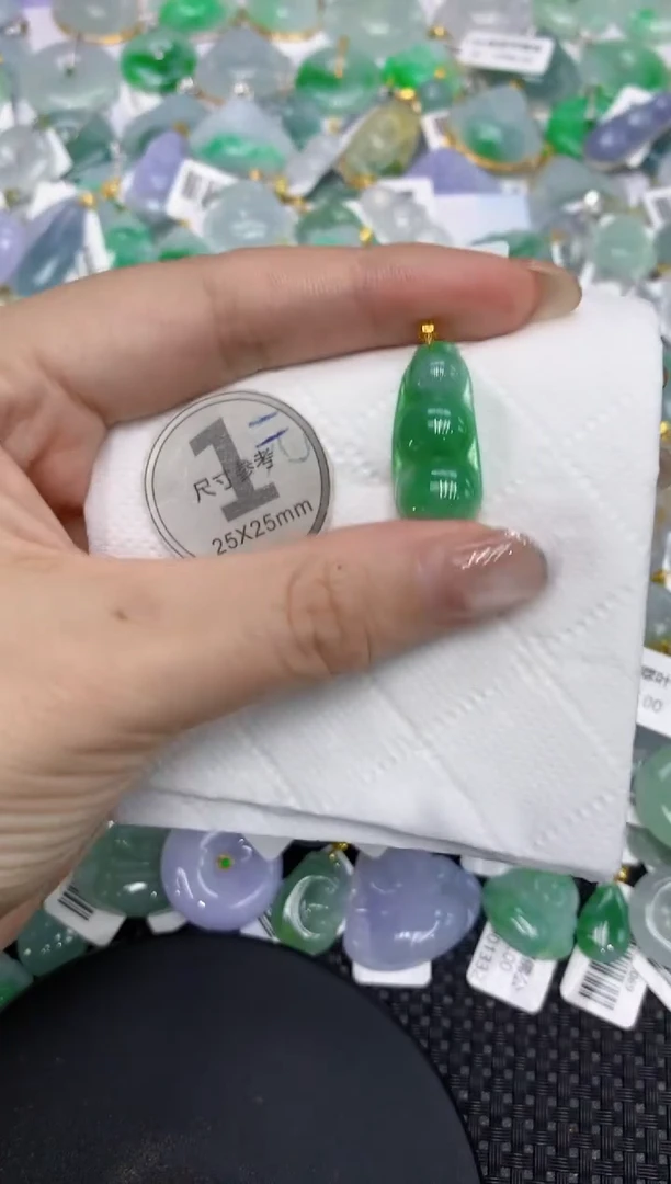 颈饰18K金镶嵌翡翠11111111