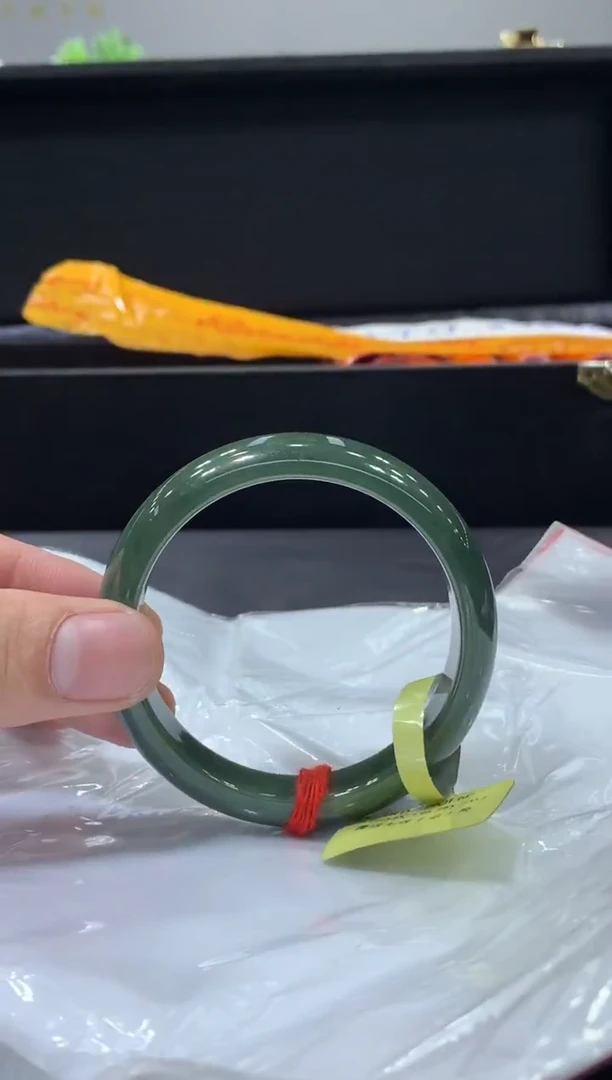 未镶嵌手镯翡翠翡翠手镯