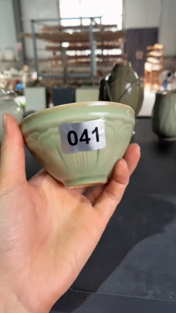 耀州窑仰山微瑕莲瓣玲珑杯041