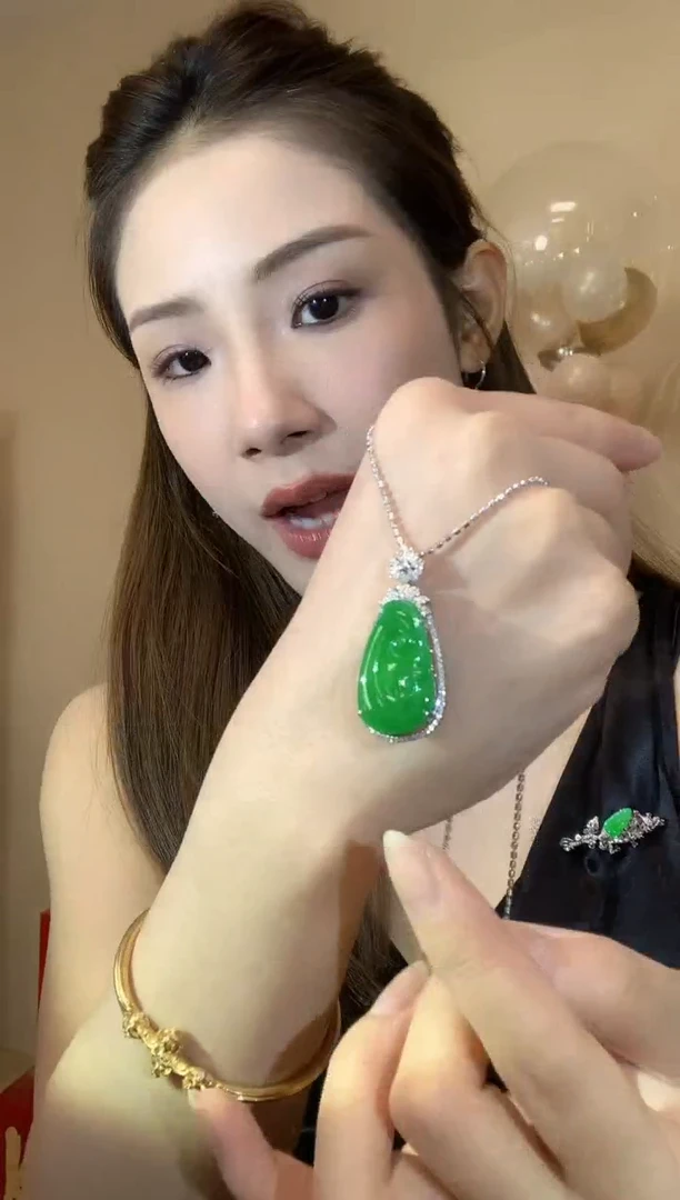吊坠(不含链)18K金镶嵌翡翠A39