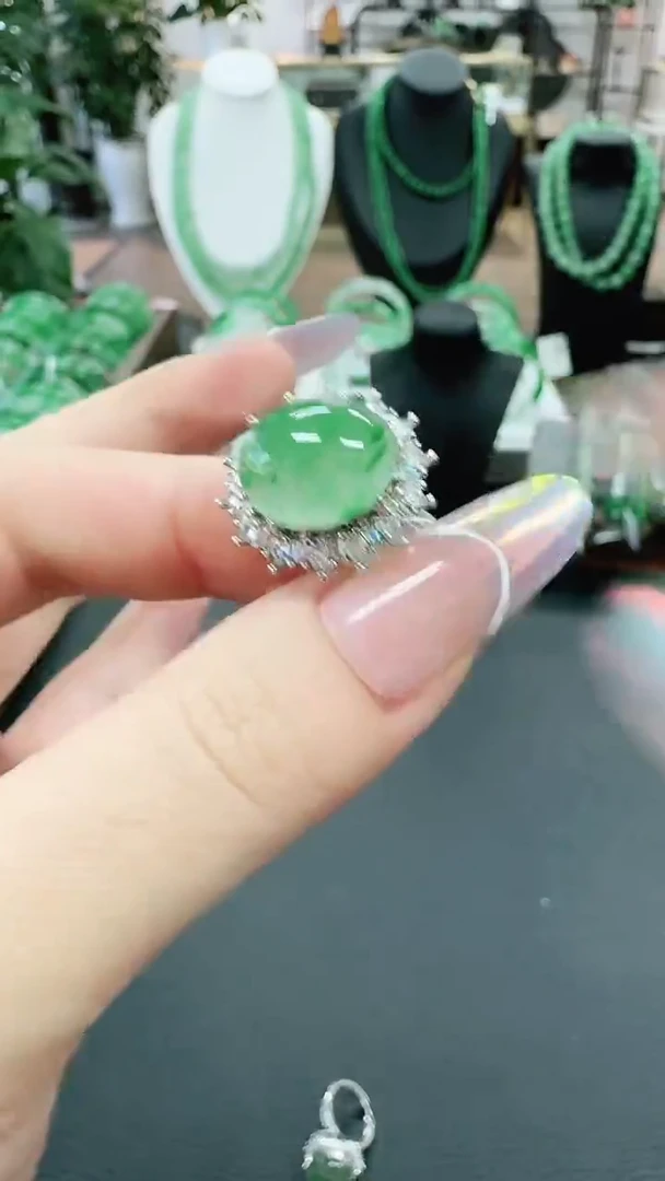 未镶嵌1石英质玉（非洲翠）/1005