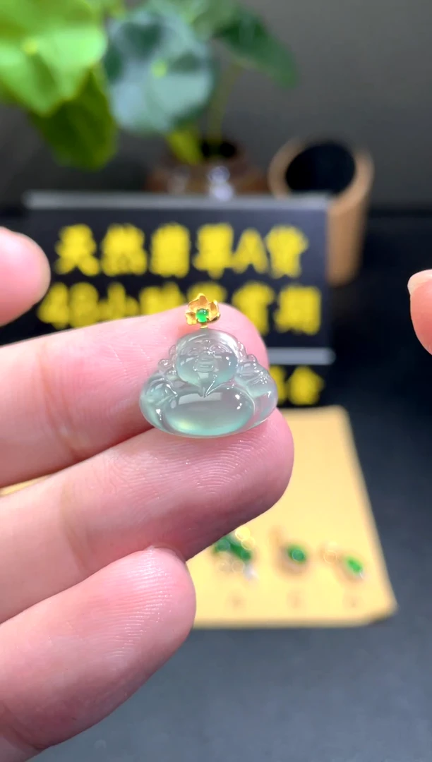 颈饰18K金镶嵌翡翠翡翠A货