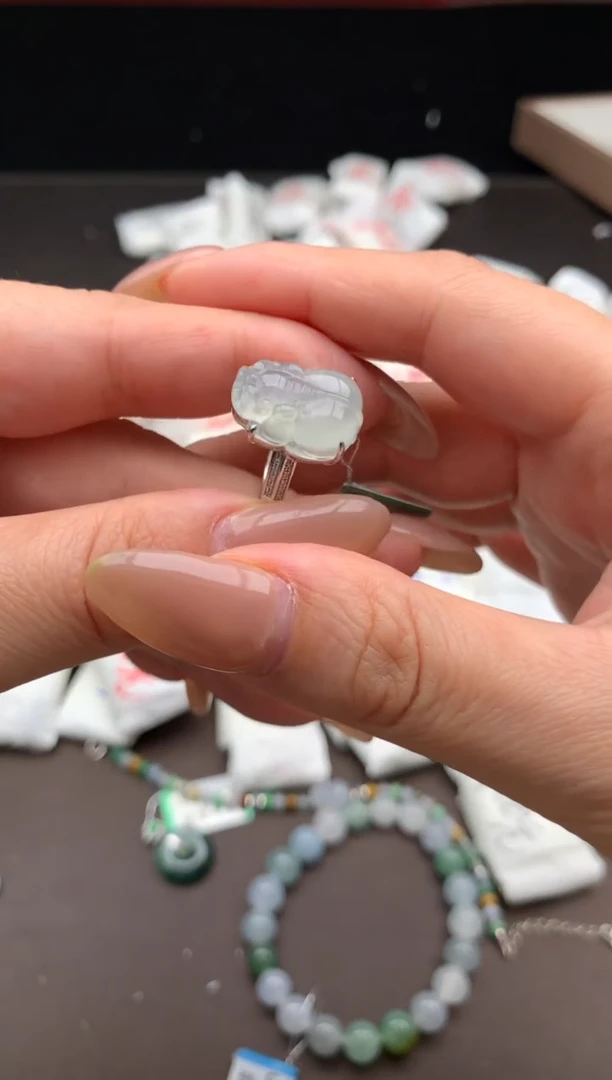 【闪购商品】翡翠戒指18K金镶嵌一