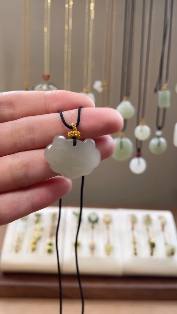 颈饰未镶嵌和田玉和田玉吊坠