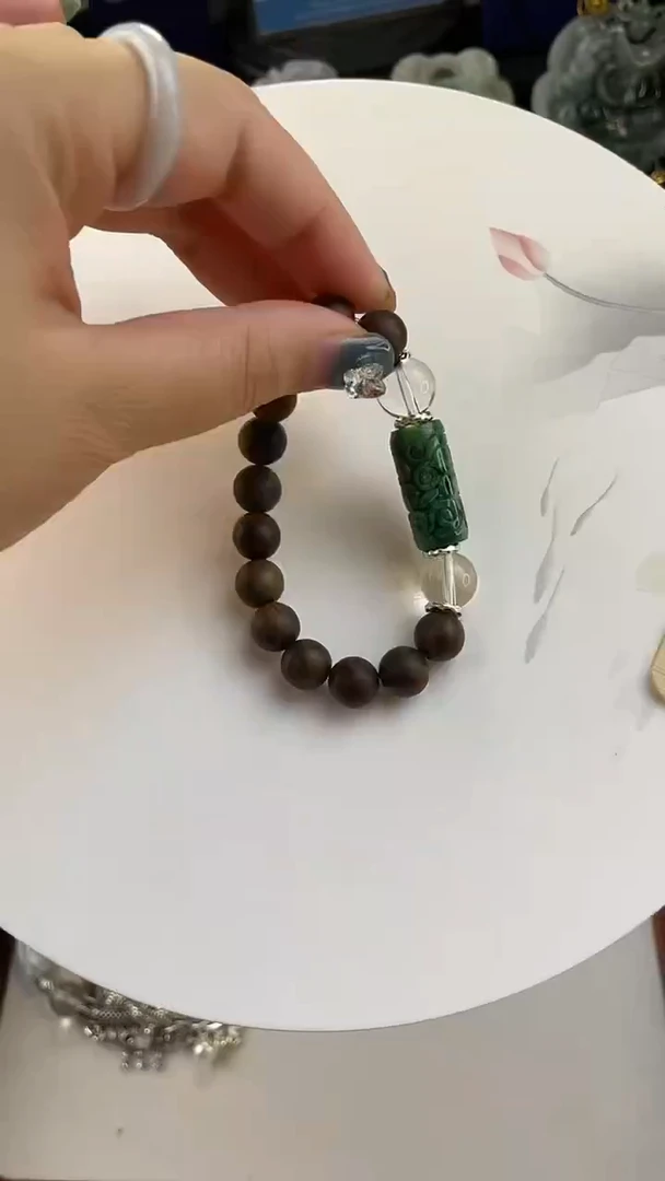 翡翠未镶嵌颈饰定制翡翠