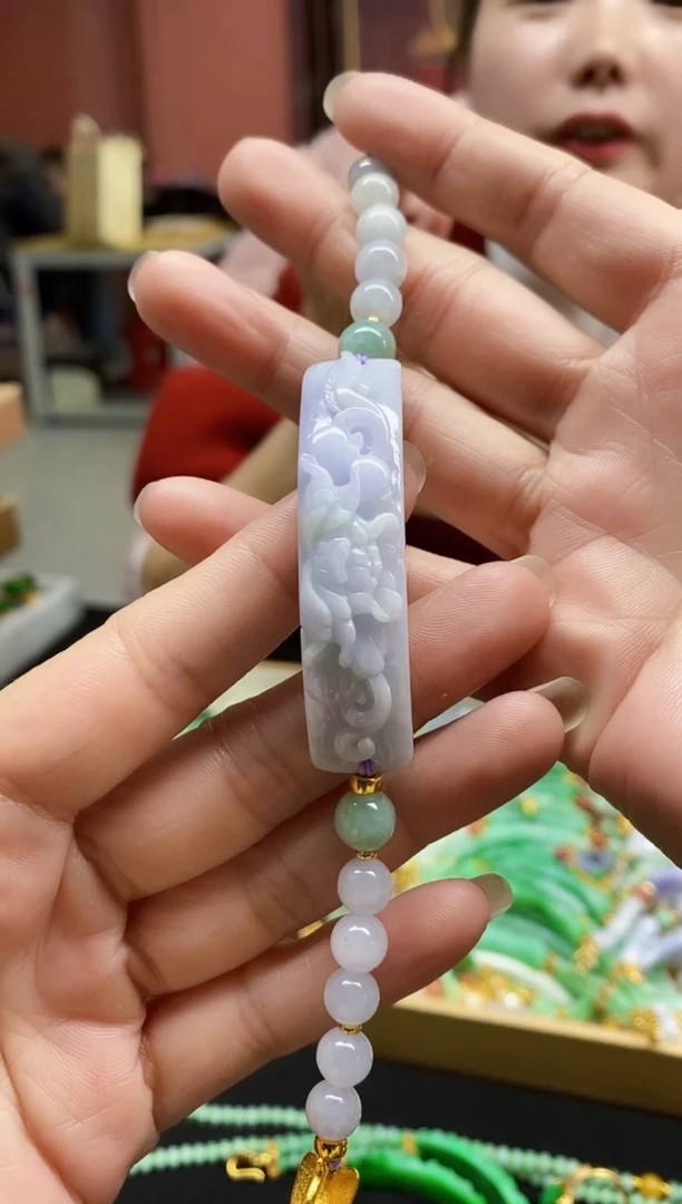 颈饰未镶嵌翡翠手牌81