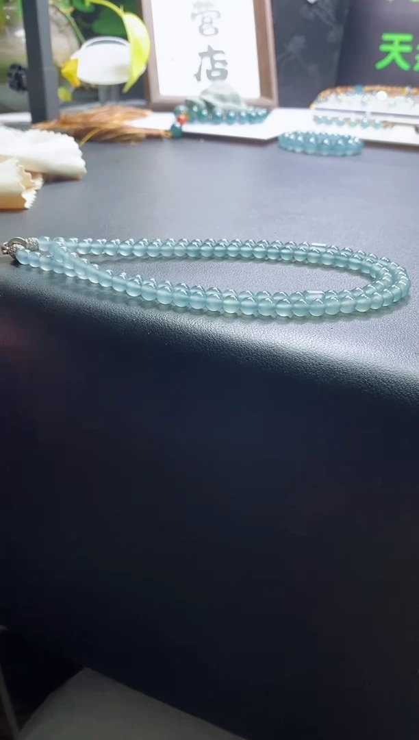 颈饰未镶嵌翡翠人**火0835734812