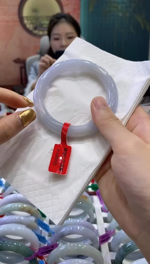 【闪购商品】翡翠手镯未镶嵌多人01552