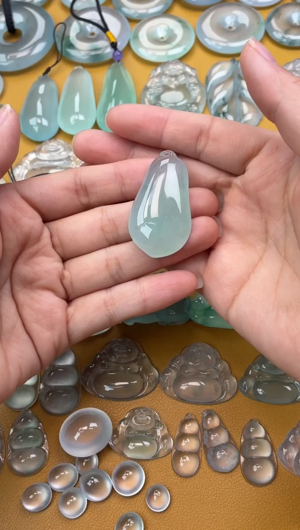 吊坠(不含链)未镶嵌翡翠18 福瓜 42 23.8 8.5