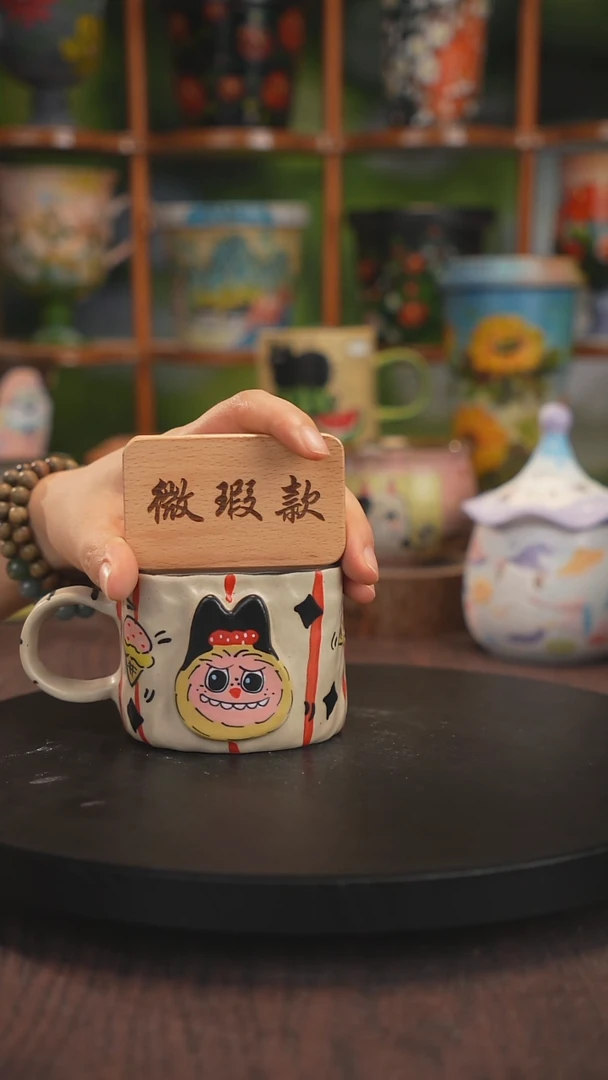景德镇釉下彩手绘拉布布微瑕