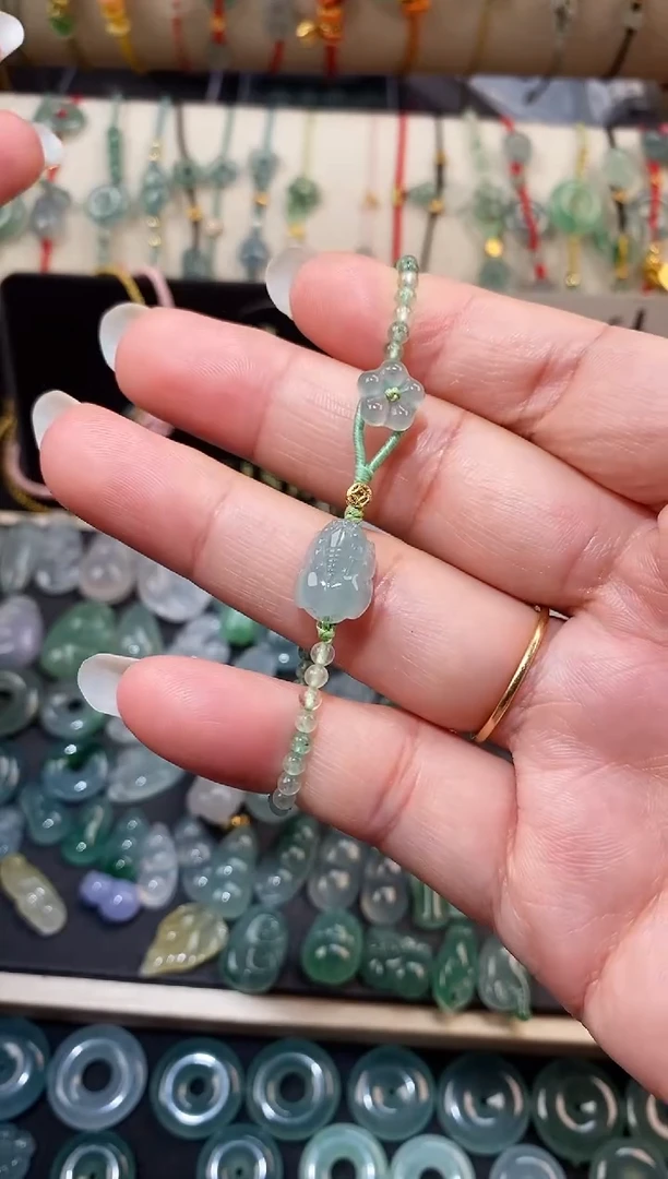 翡翠散珠貔貅小花手绳  手围15