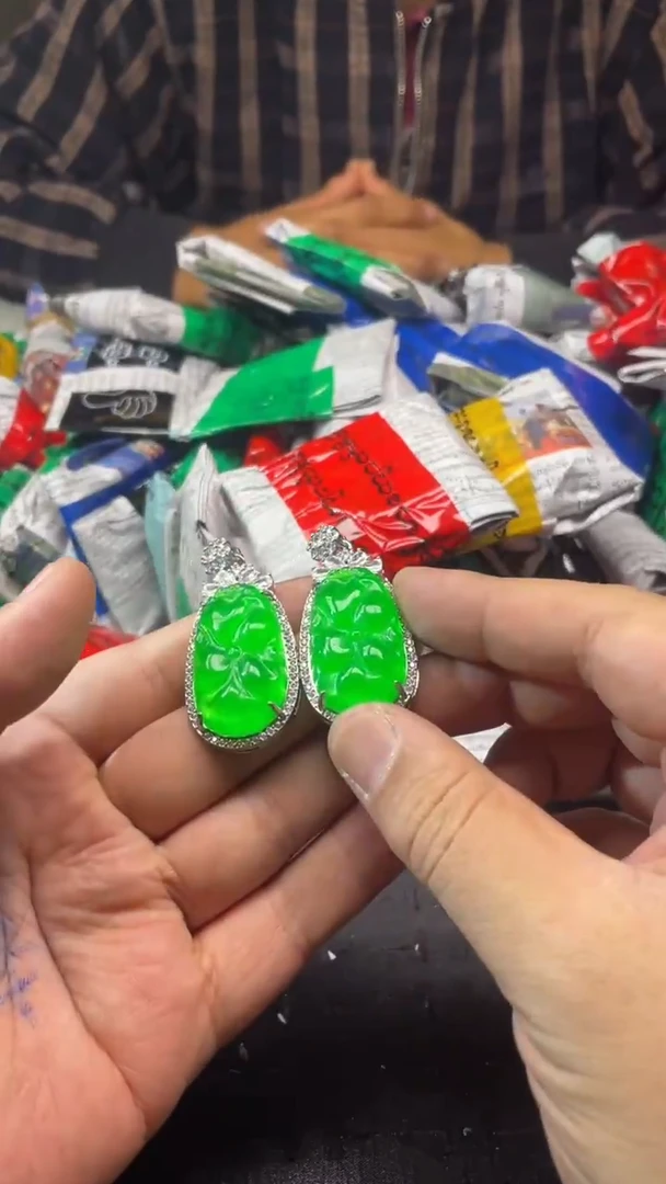 林子收货时尚吊坠GH-4