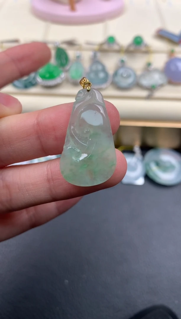 【闪购商品】翡翠颈饰18K金镶嵌A966