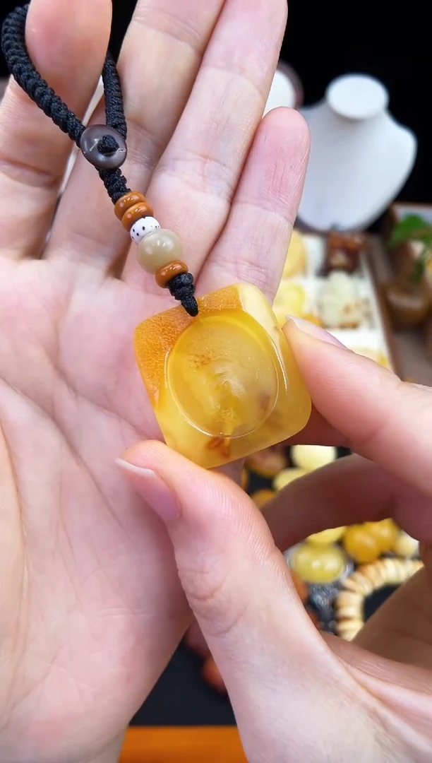 琥珀未镶嵌珠宝奇石柒月