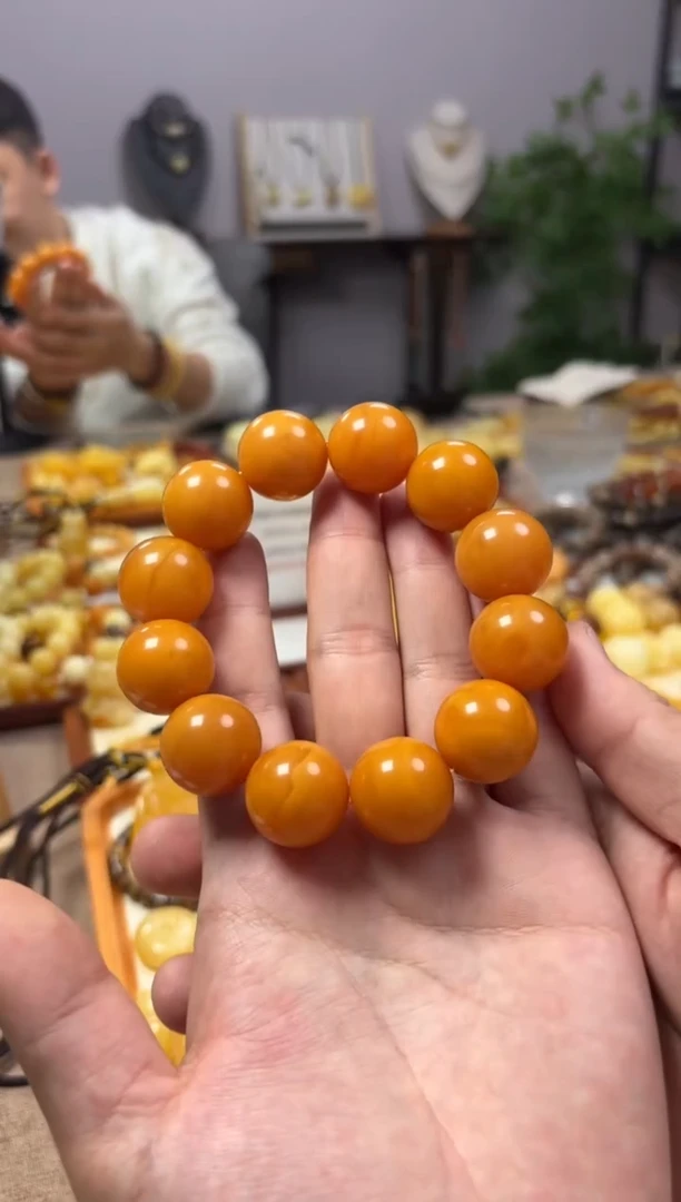 【闪购商品】蜜蜡裸石未镶嵌手串