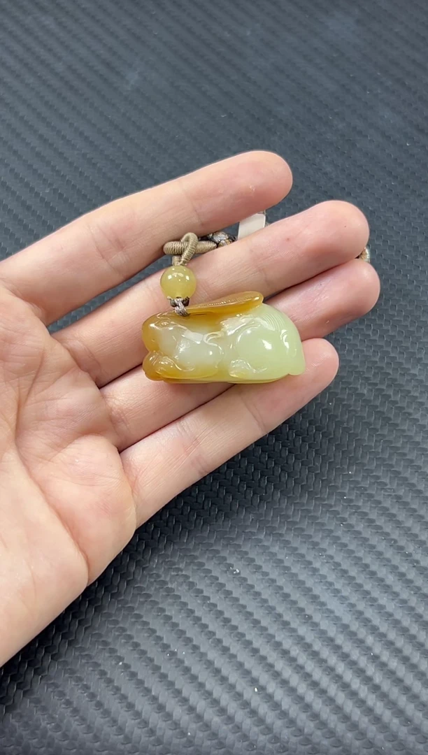 和田玉未镶嵌吊坠(赠链)若羌微色差吊坠