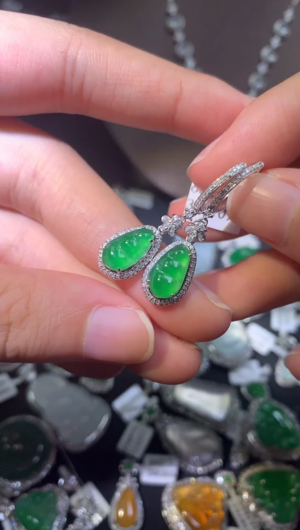 吊坠(不含链)18K金镶嵌翡翠耳坠