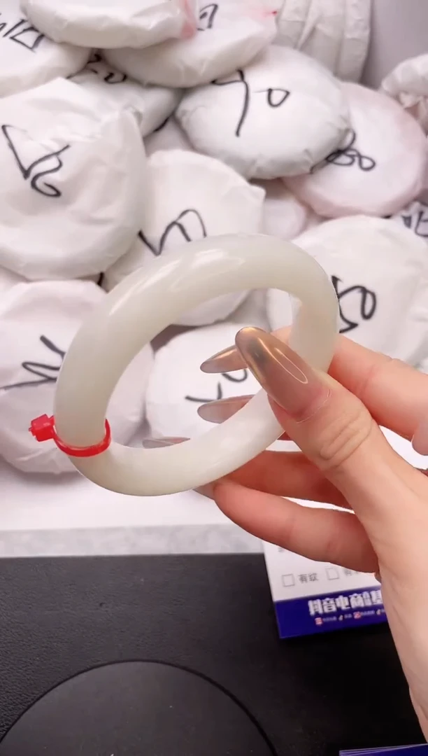 【闪购商品】和田玉手镯未镶嵌24L139-56