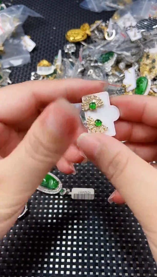 翡翠未镶嵌耳饰1111111111