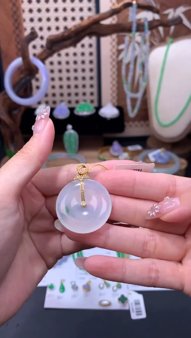 18K金镶嵌定制翡翠48小时鉴赏期 退货不扣服务费