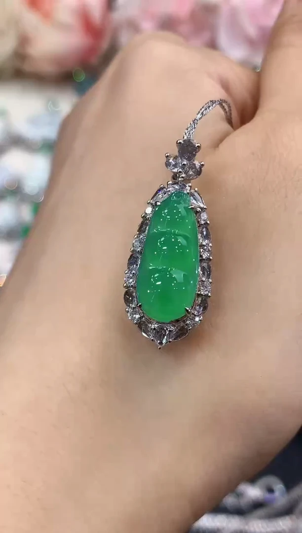 吊坠(不含链)18K金镶嵌翡翠B253