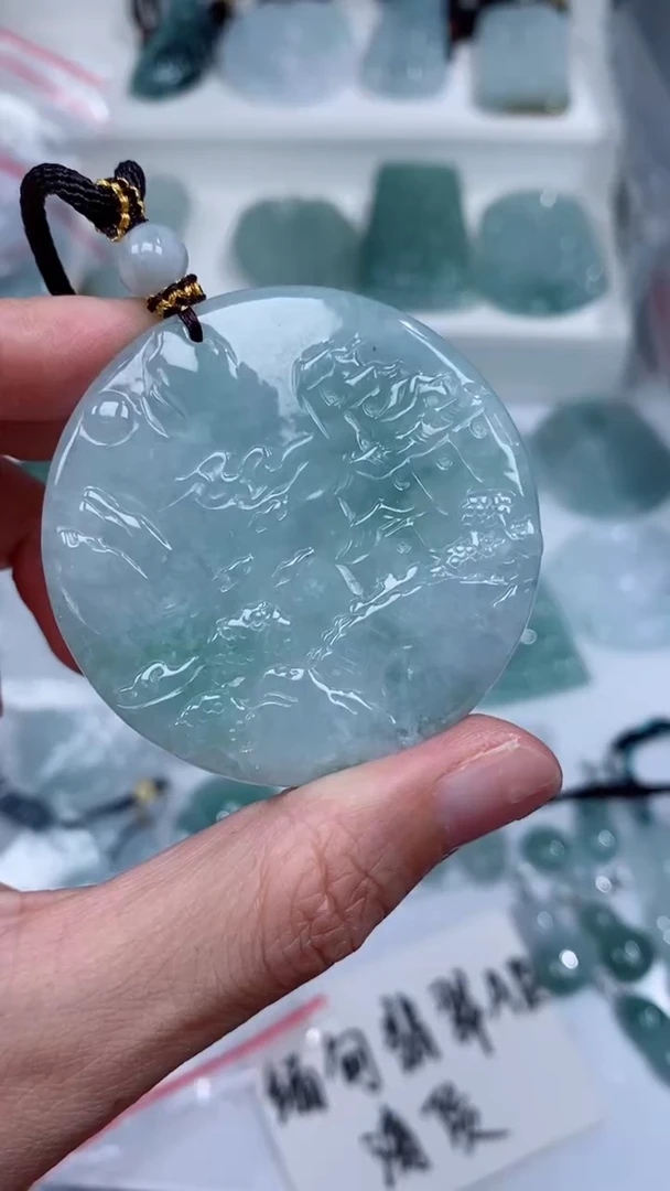颈饰未镶嵌翡翠吊坠