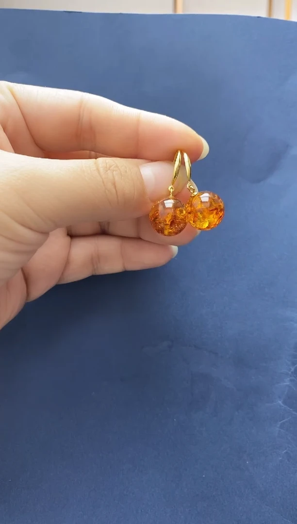 裸石琥珀未镶嵌耳坠