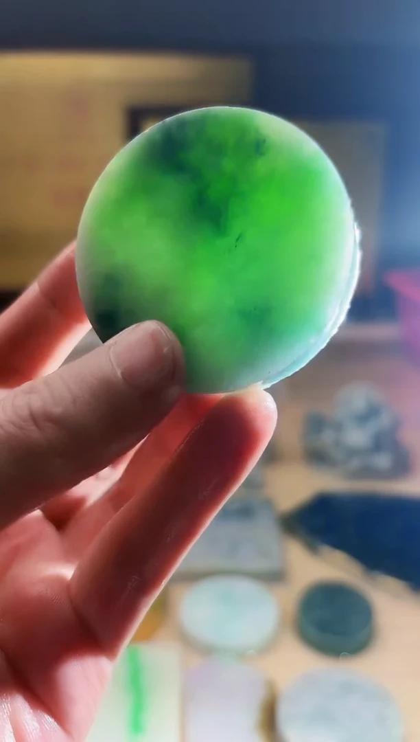 翡翠挂件未镶嵌A货张麦8159