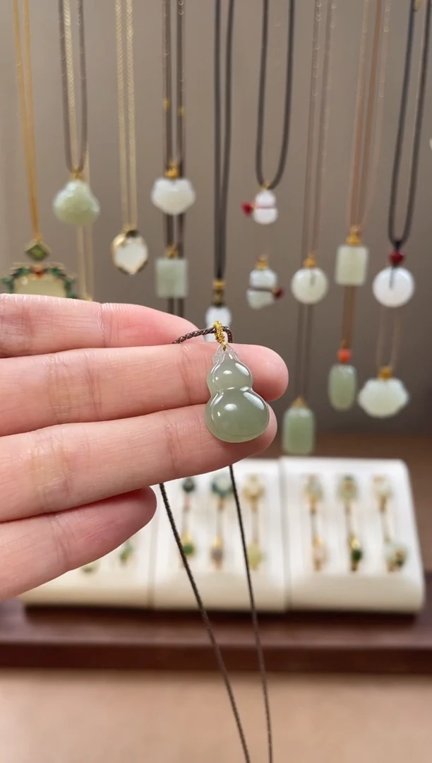 颈饰未镶嵌和田玉和田玉吊坠