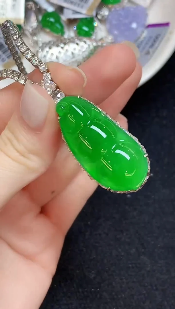 吊坠(不含链)18K金镶嵌翡翠136