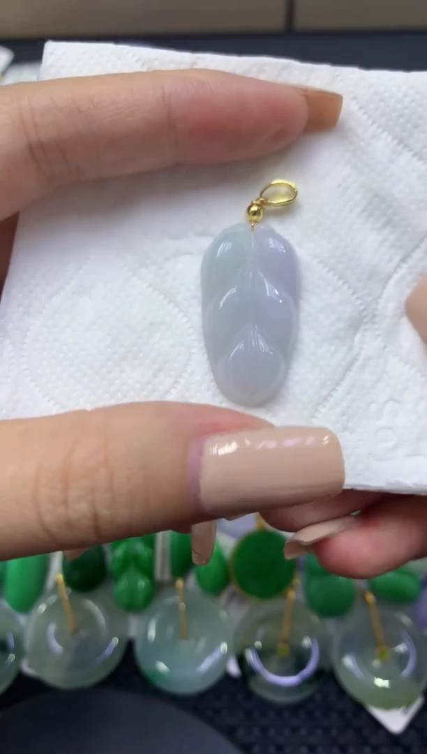 颈饰未镶嵌翡翠天然缅甸翡翠A货
