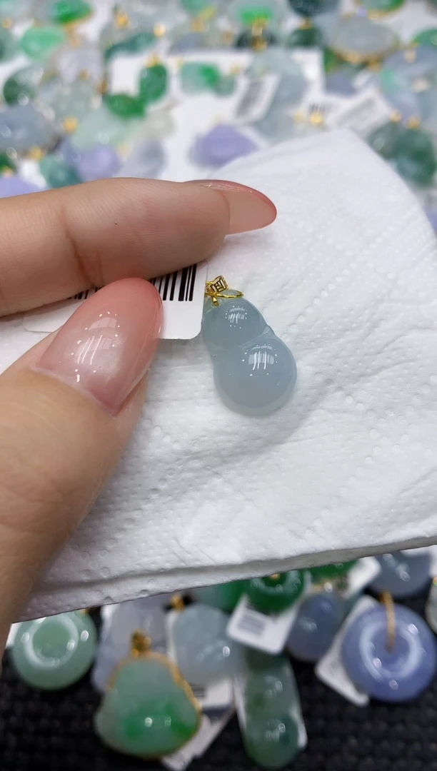 颈饰18K金镶嵌翡翠111111111111