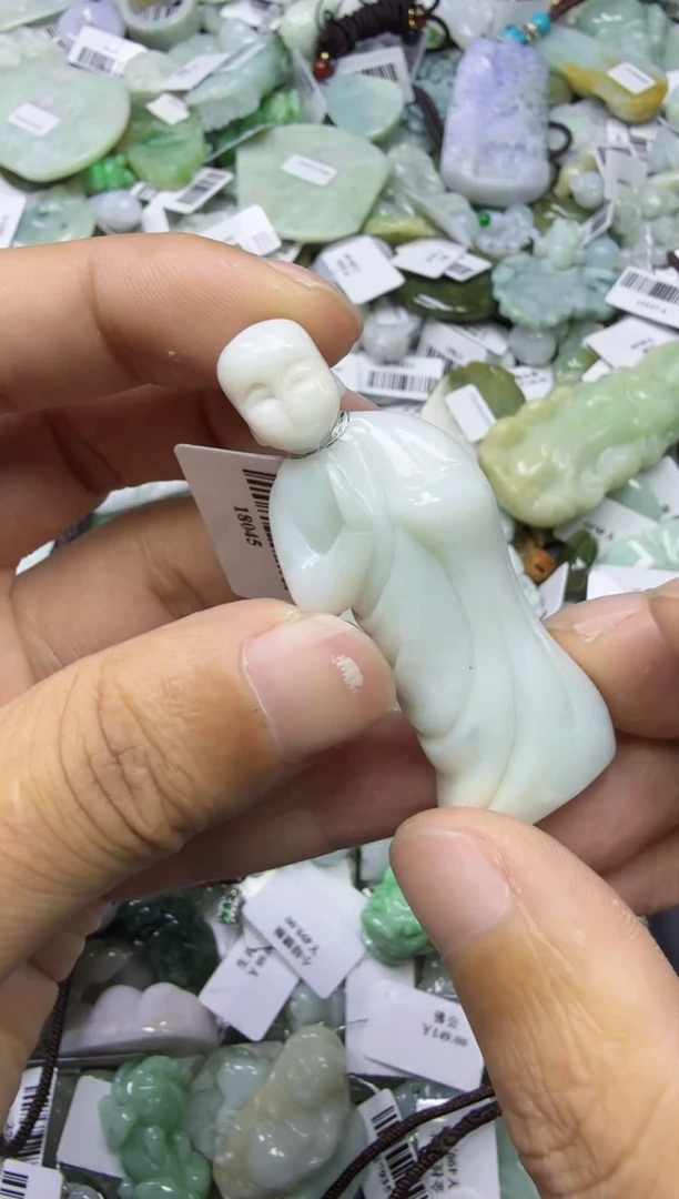 【闪购商品】翡翠颈饰未镶嵌00018242