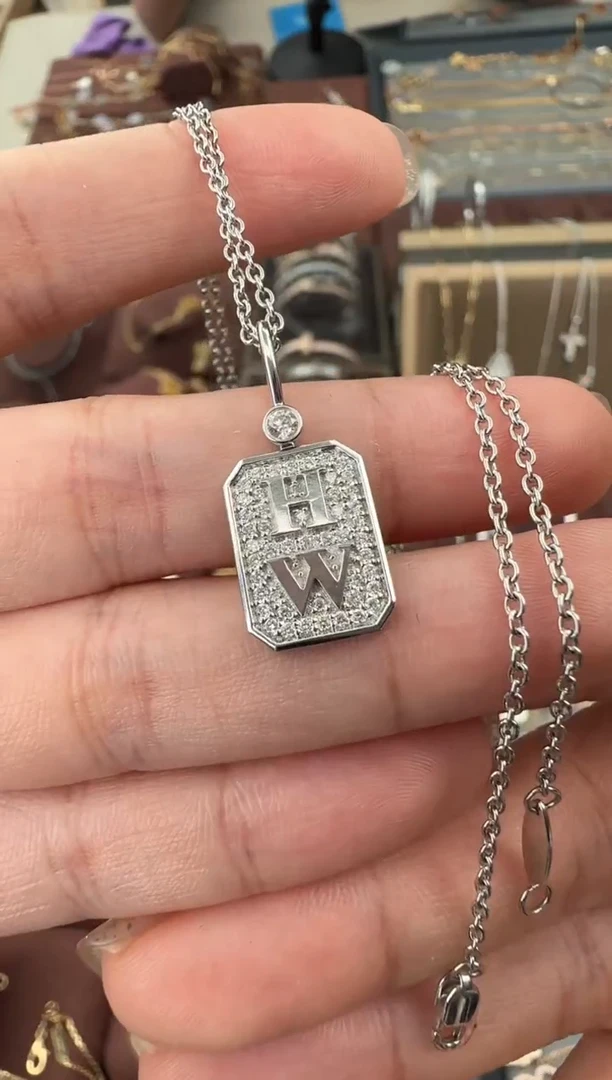 【闪购商品】钻石项链18K金镶嵌大香水瓶项链（6克多）