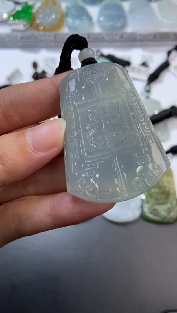 未镶嵌挂件翡翠375217     多人